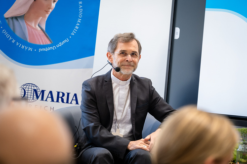 EB Grünwidl bei einer Livesendung Radio Maria