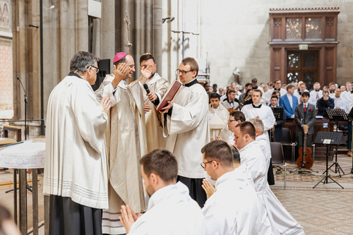 Diakonenweihe 2024 / Erzdiözese Wien/ Schönlaub