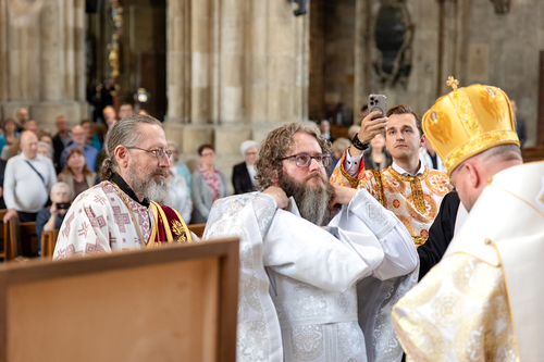 Priesterweihe Byzantinischer Ritus im Stephansdom / Erzdiözese Wien/ Schönlaub